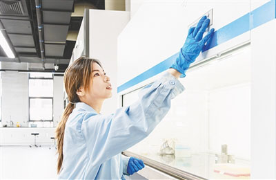  我市發(fā)揮主導(dǎo)產(chǎn)業(yè)優(yōu)勢(shì)，強(qiáng)化創(chuàng)新引領(lǐng)、龍頭帶動(dòng)，構(gòu)建標(biāo)準(zhǔn)體系，